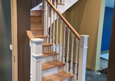 Escalier a l'anglaise avec ballustre tournée